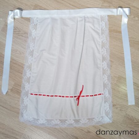 Delantal blanco traje regional