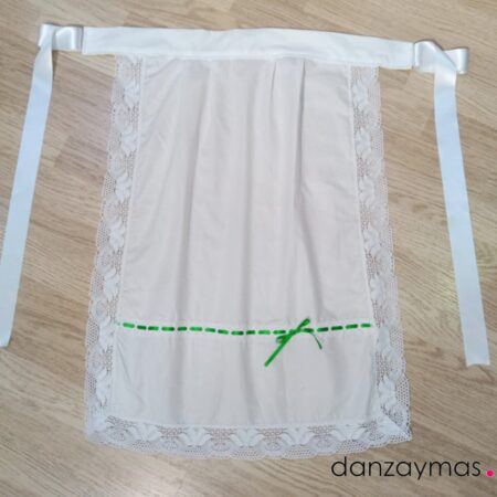 Delantal blanco traje regional