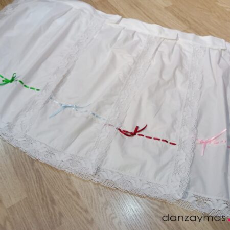 Delantal blanco traje regional