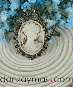 Broche especial camafeo
