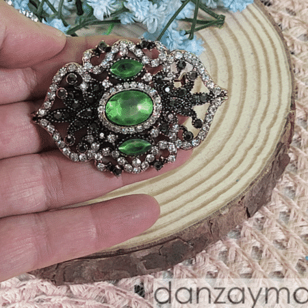 Broche especial ovalado