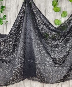 Mantilla negra blonda