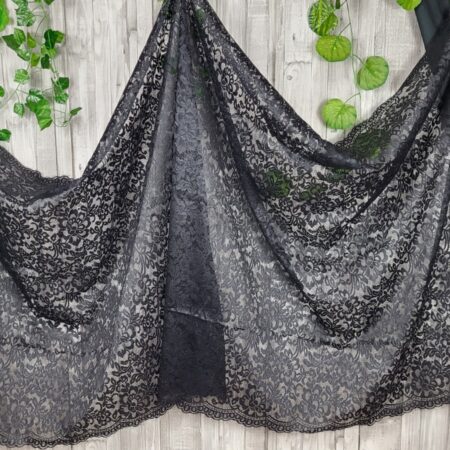 Mantilla negra blonda