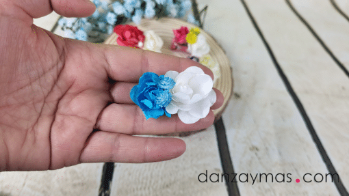 Pinza con flores para el pelo
