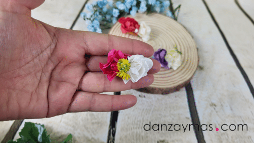 Pinza con flores para el pelo