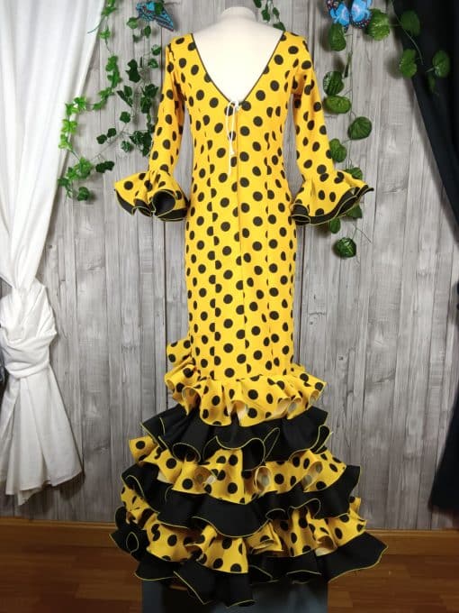 Traje de flamenca amarillo