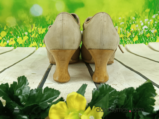 Zapatos de flamenca beige profesionales
