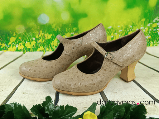 Zapatos de flamenca beige