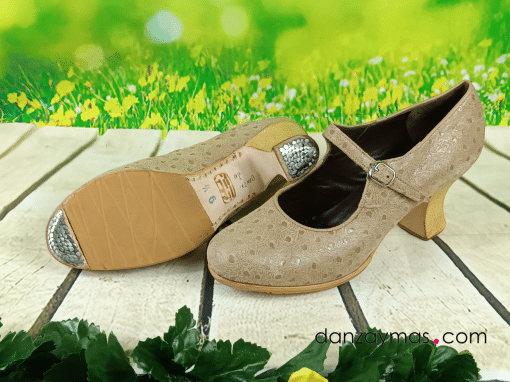 Zapatos de flamenca beige