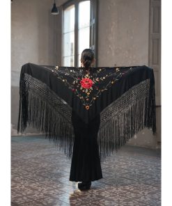 Mantón en pico con flores