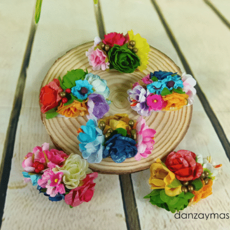 Flores para el traje regional