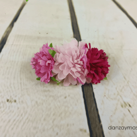 Tocado de flores para niña