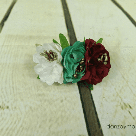 Tocado de flores para niña