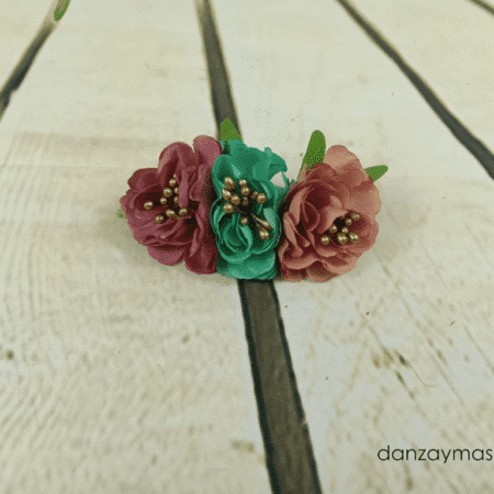Tocado de flores para niña