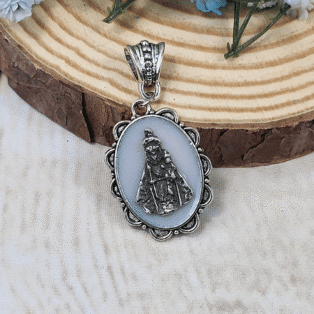 Medalla Virgen plateada