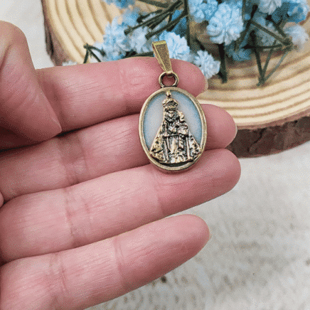 Medalla ovalada de la Virgen