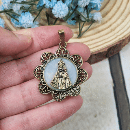 Medalla Virgen relieve