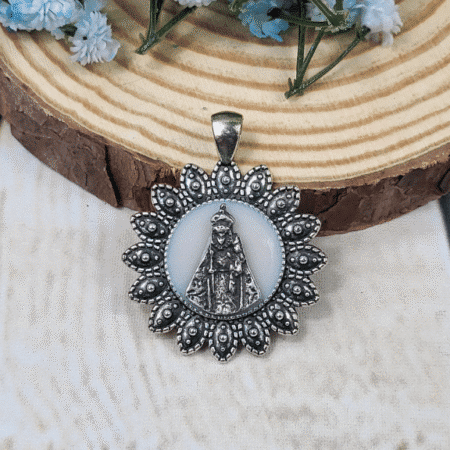 Medalla Virgen hojas