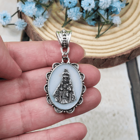 Medalla Virgen plateada