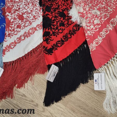 Mantoncillos bordados para feria