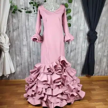 Traje de flamenca maquillaje para mujer con falda de volantes