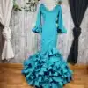 Traje de flamenca azul petróleo para mujer con volantes