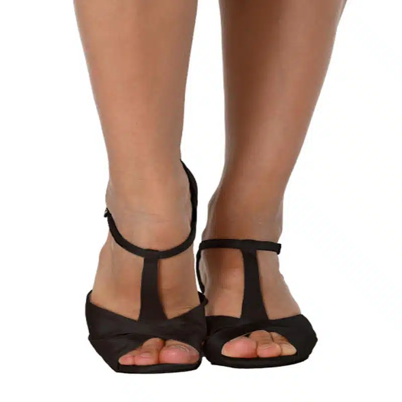 Zapato de Baile Latino Negro para Mujer 2675 2 Zapato de baile latino negro para mujer con tacón y tira central