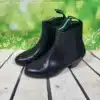 Botillos flamenco hombre de piel negra con tacón cubano y cremallera interior.