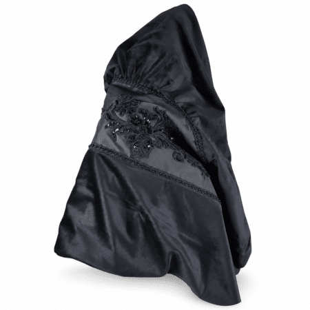 Mantilla de cintón de terciopelo negro artesanal con raso y aplicaciones de lentejuelas