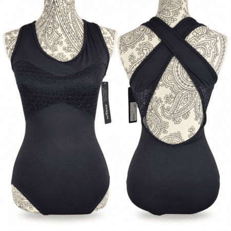 Maillot Sodança negro con tirantes cruzados y espalda abierta, vista frontal y trasera